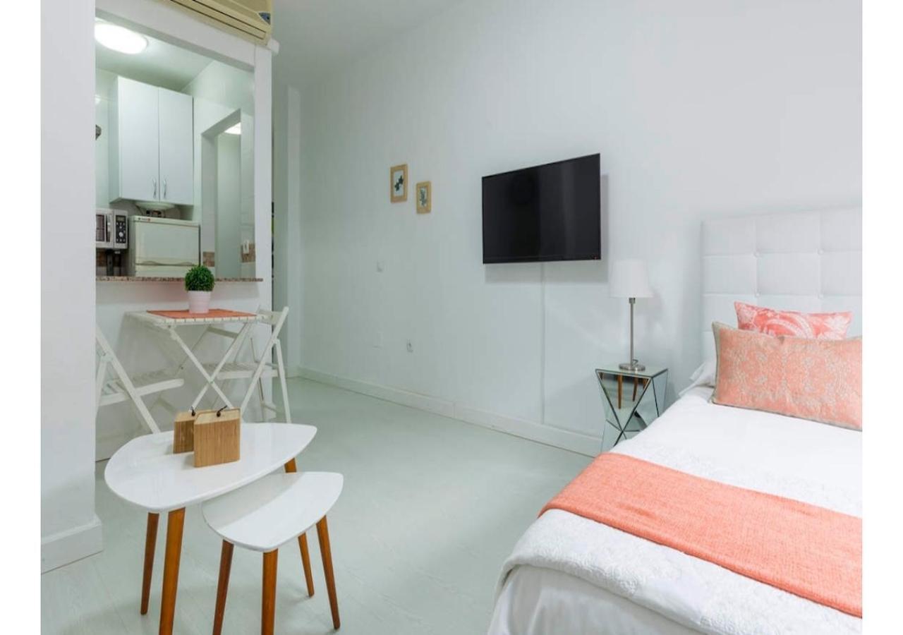 Lovely Studio At The City Heart! 말라가 외부 사진
